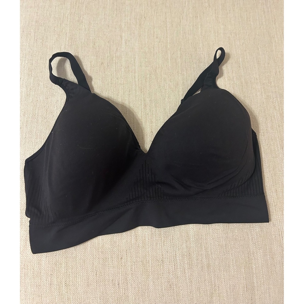 Bali Women's Comfortโ Revolution Wireless Bra DF3380 Medium Black.